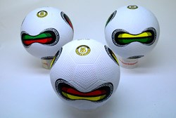 HOT Sports + Toys football rubber street ball white size 5 print