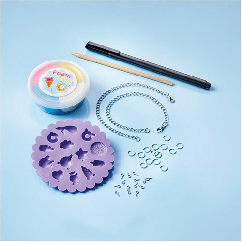 Making Totum charm bracelets 021181-2