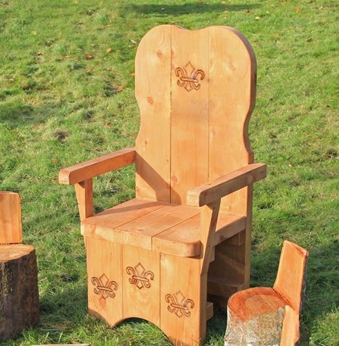Cosy Throne - 33121