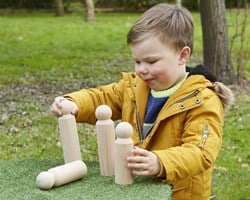 Cosy Giant Peg People (4k) - 33586