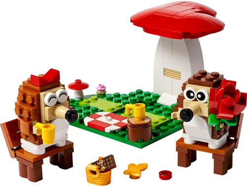 LEGO animal building set - Hedgehog Picnic 40711 - colorful toy-2