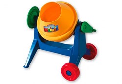 Androni Giocattoli cement mixer sandbox toy - colorful and sturdy