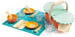 Djeco kitchen toy picnic basket FSC wooden play set