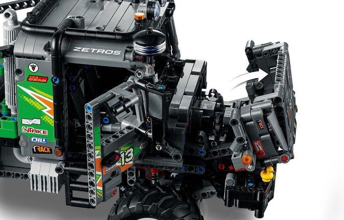 LEGO TECHNIC 4x4 Mercedes Benz Zetros Trial Truck with app